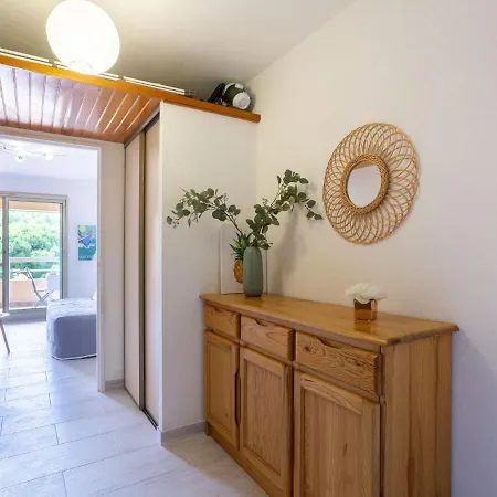 Апартаменты Les Regates-2 By Interhome